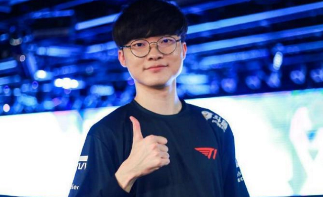 CSGO BLAST秋季赛：G2 2-0轻取BIG，m0NESY MVP！