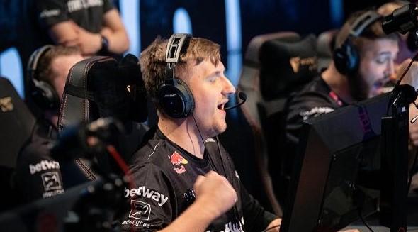 德州扑克什么时候该防（德州扑克何时需要防守）